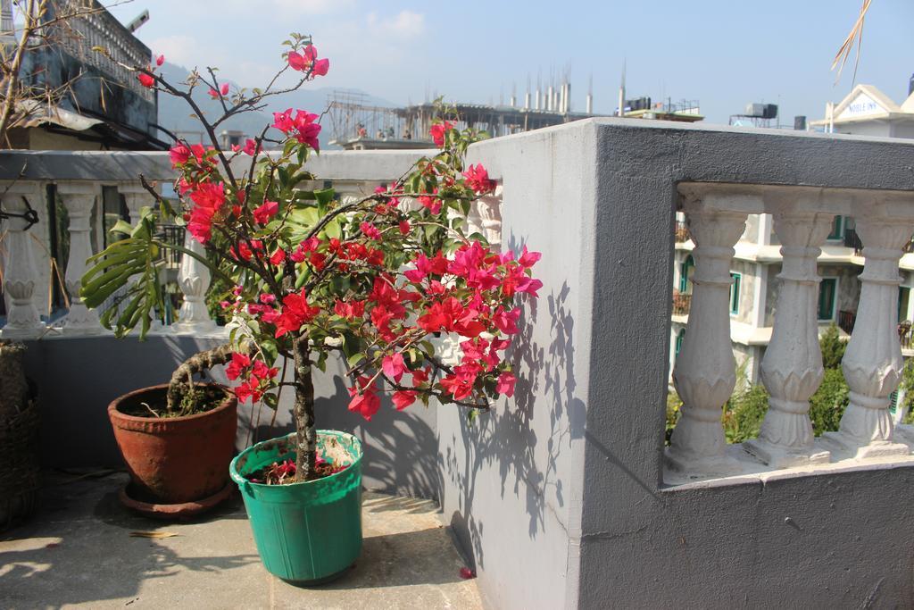 Hotel Fishtail Villa Покхара Экстерьер фото